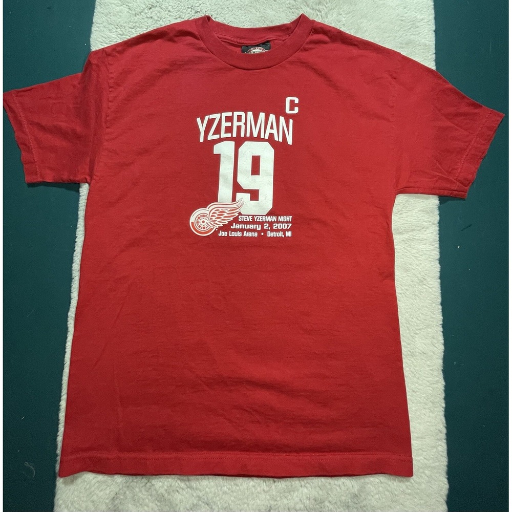Detroit Red Wings Steve Yzerman Night‎ T Shirt at Joe Louis Size Men's Large